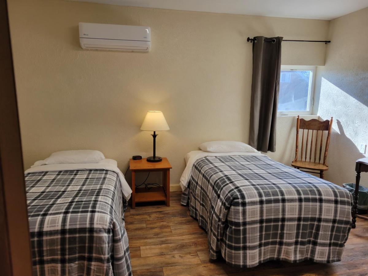 Little River Inn Motel Leon Екстериор снимка