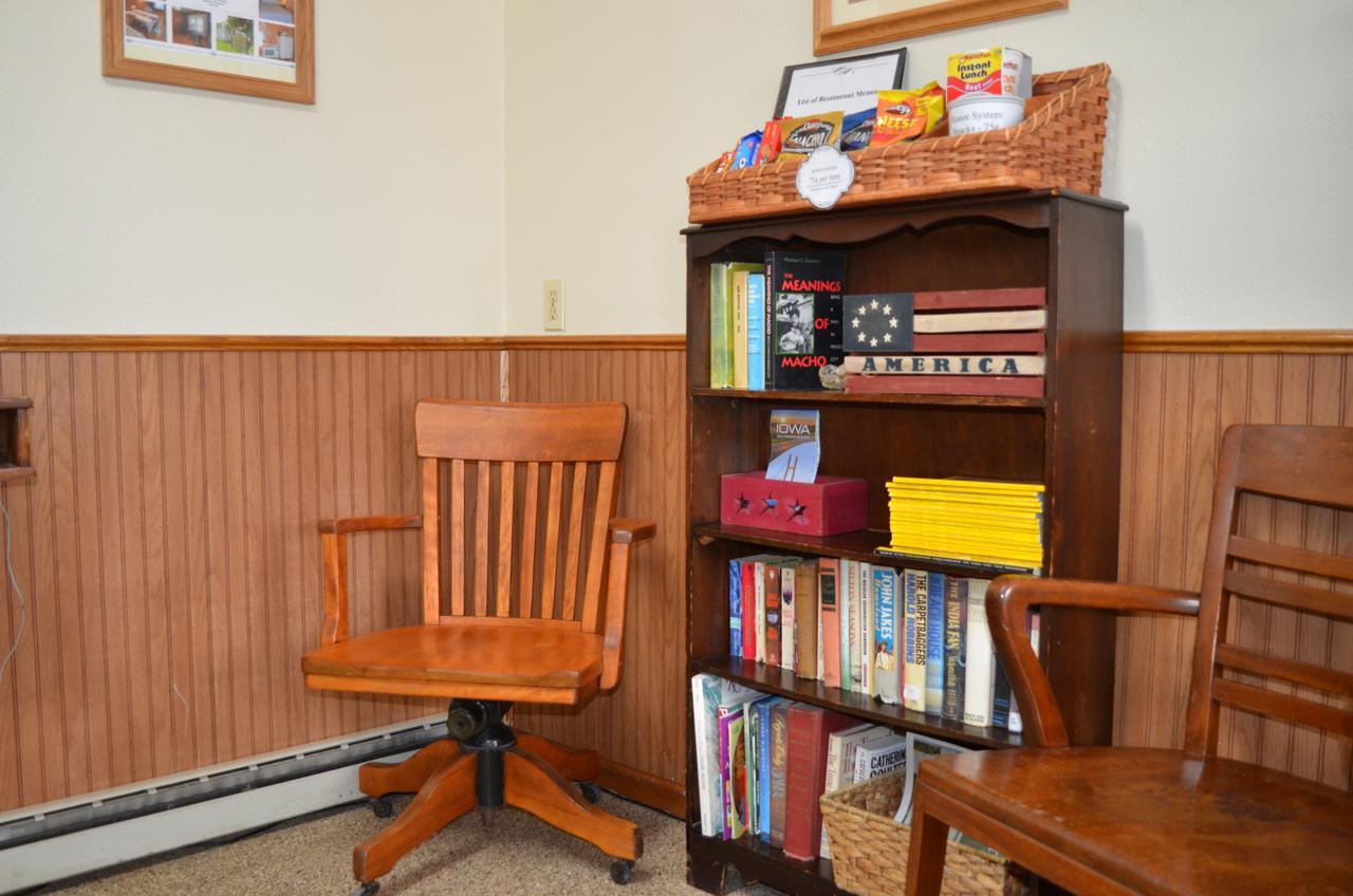 Little River Inn Motel Leon Екстериор снимка