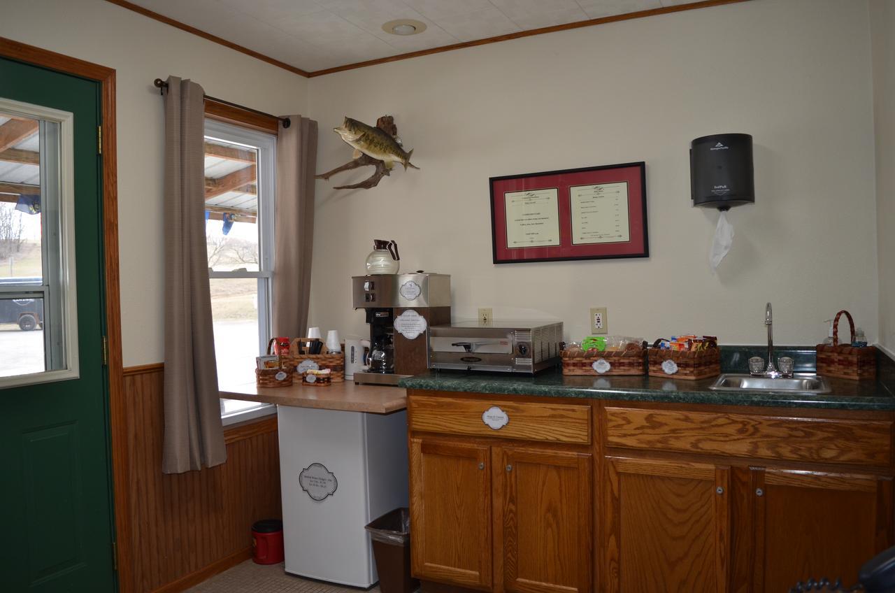 Little River Inn Motel Leon Екстериор снимка