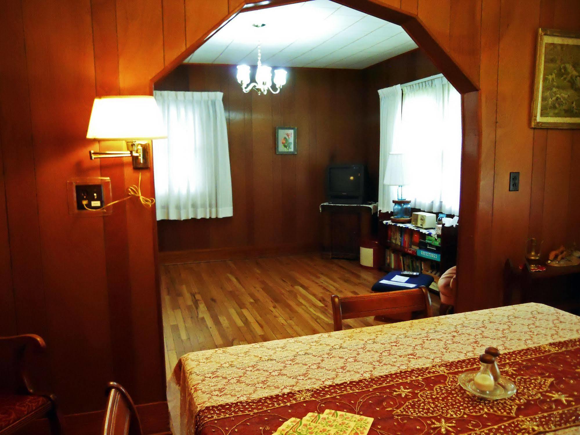 Little River Inn Motel Leon Екстериор снимка