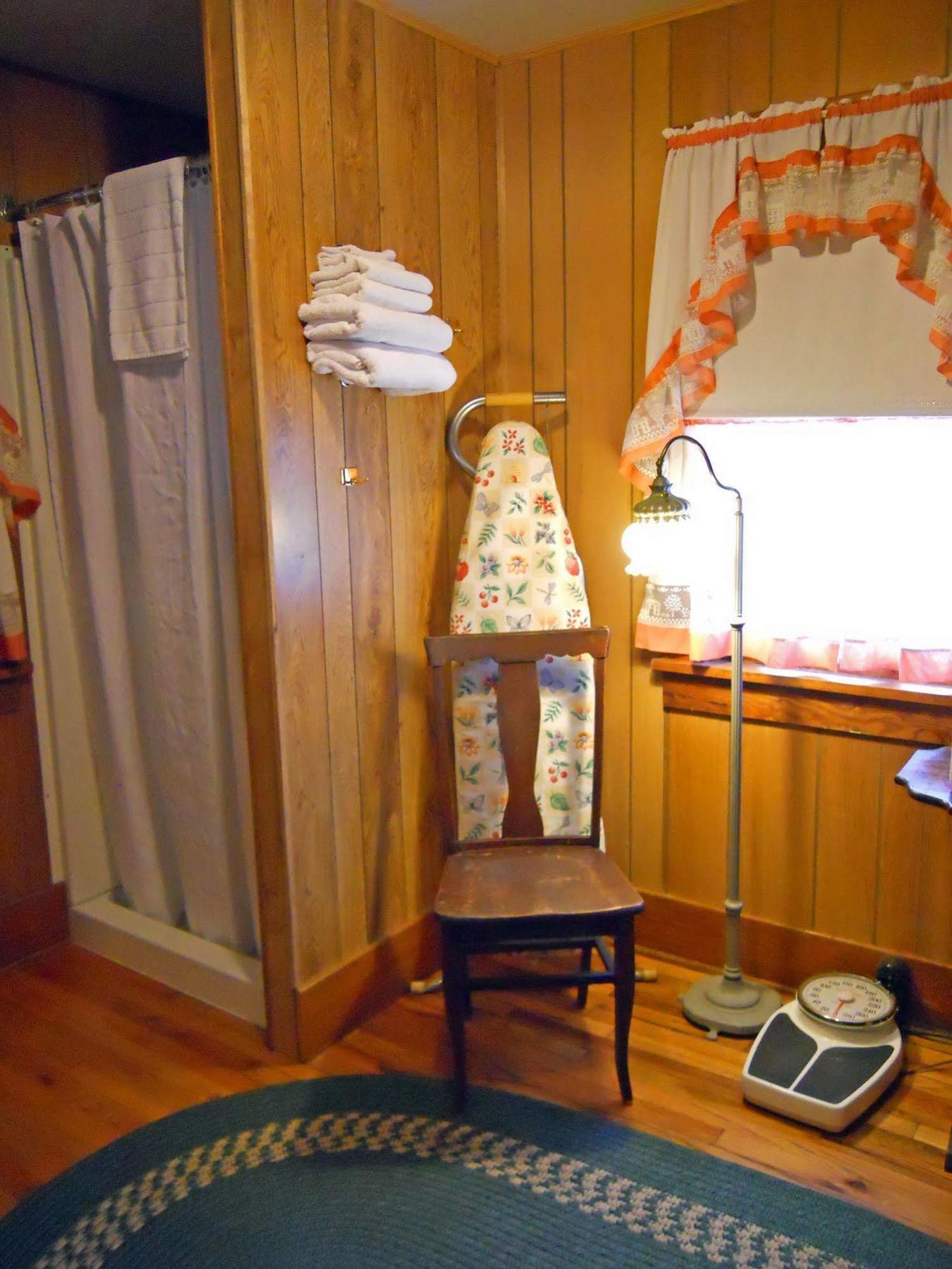 Little River Inn Motel Leon Екстериор снимка