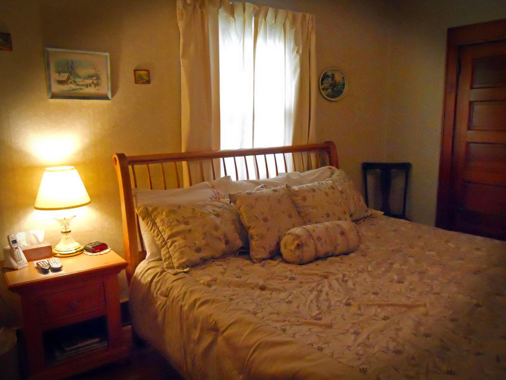 Little River Inn Motel Leon Екстериор снимка