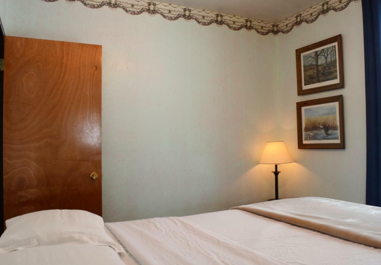 Little River Inn Motel Leon Екстериор снимка