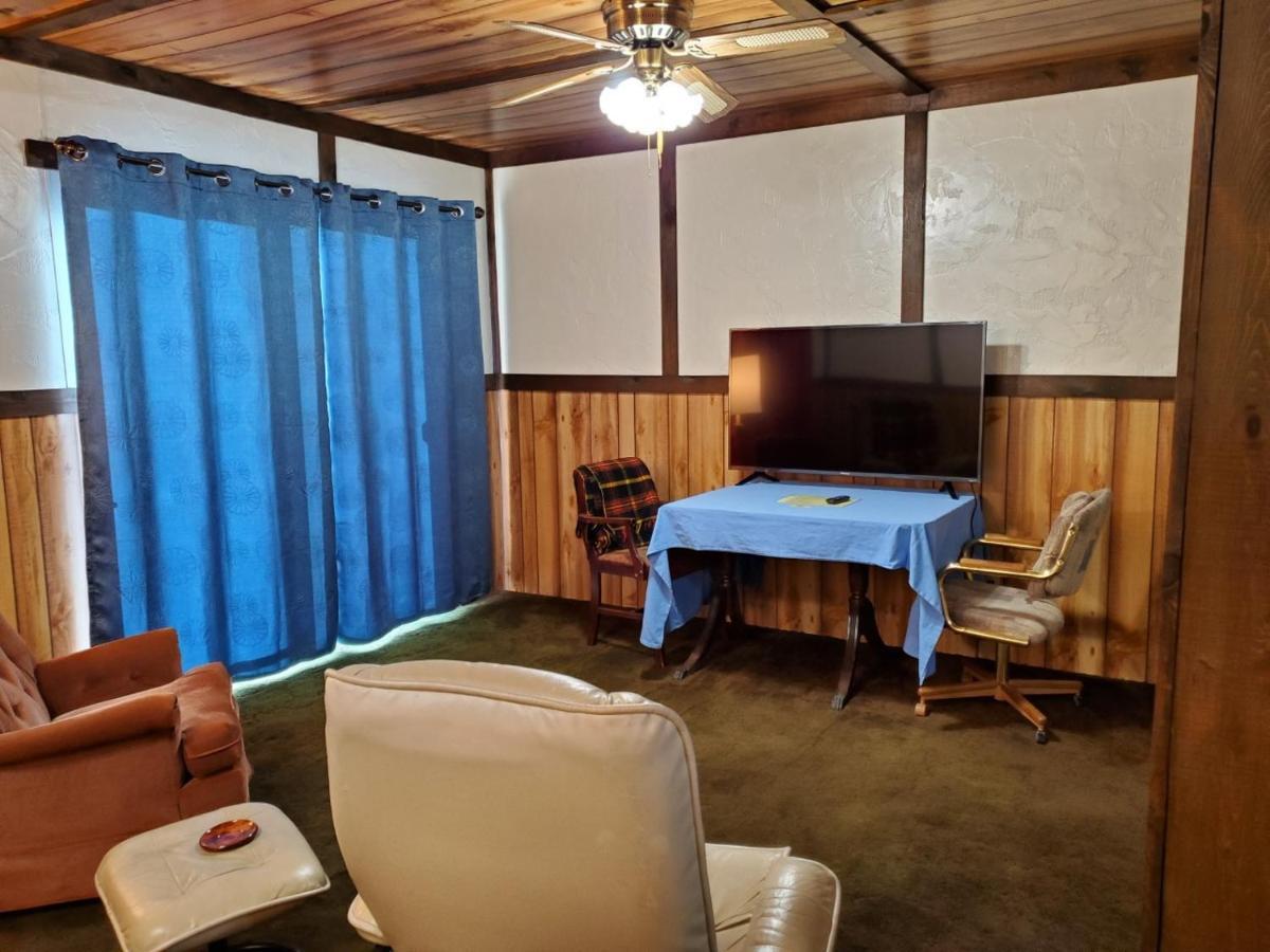 Little River Inn Motel Leon Екстериор снимка